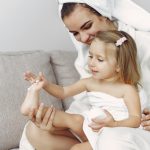 чому лущиться шкіра у дитини