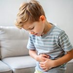 болит живот у ребенка