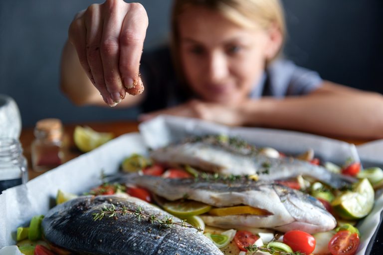 коли можна давати дитині рибу