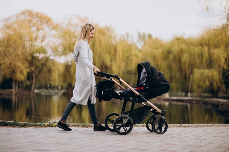 як вибрати коляску для дитини
